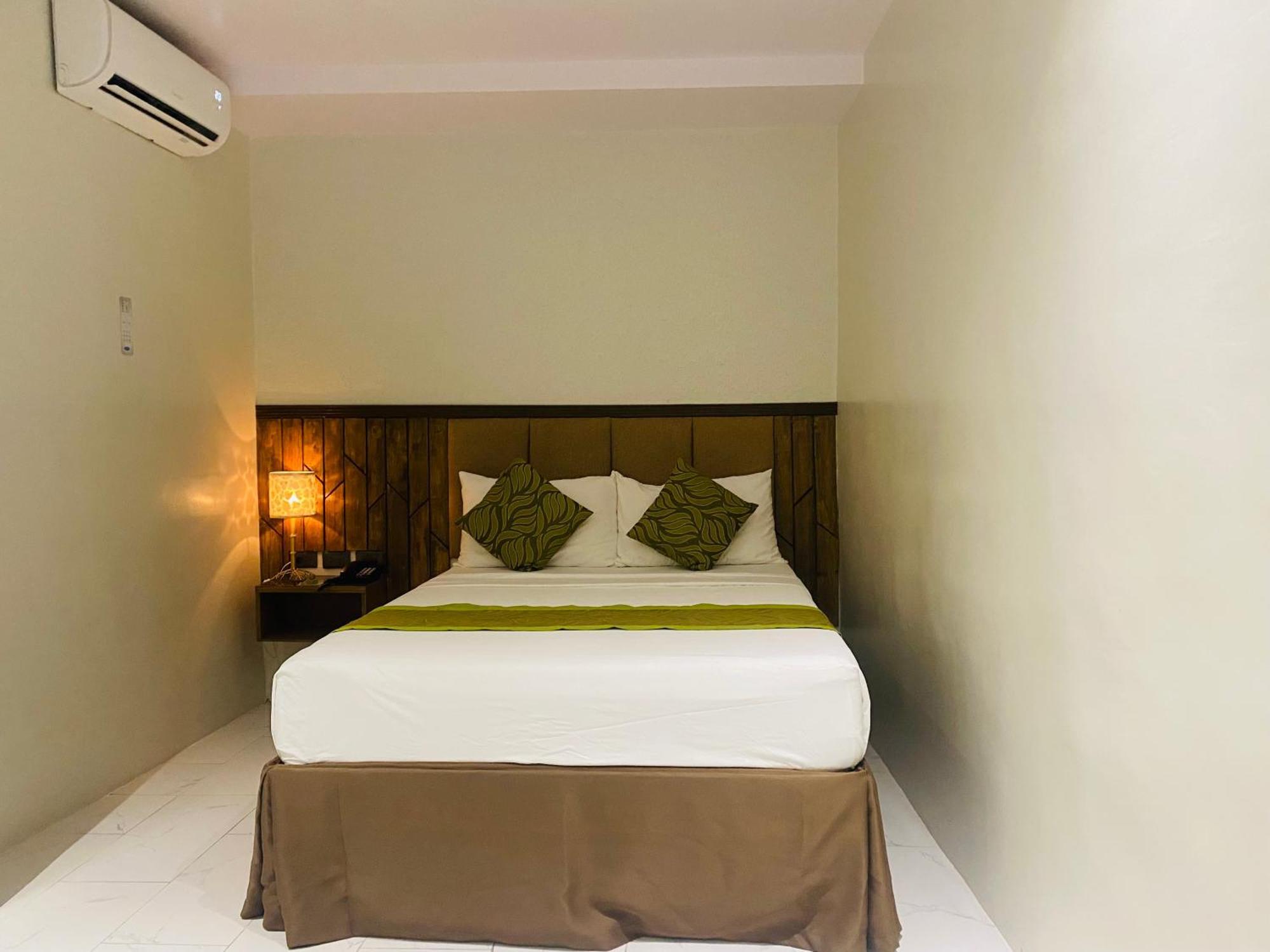 Maxi Hotel And Event Center Tagbilaran-stad Buitenkant foto