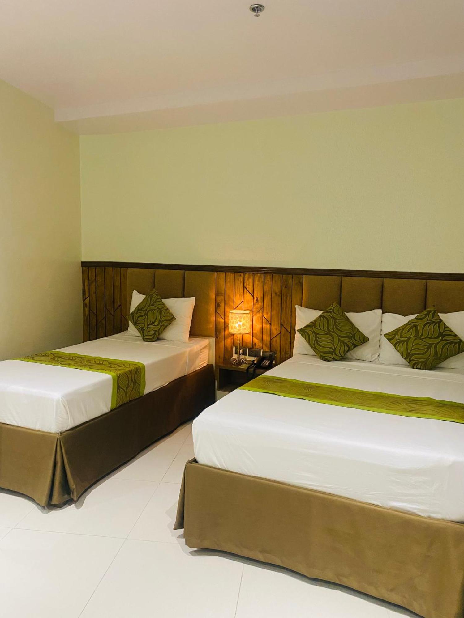 Maxi Hotel And Event Center Tagbilaran-stad Buitenkant foto