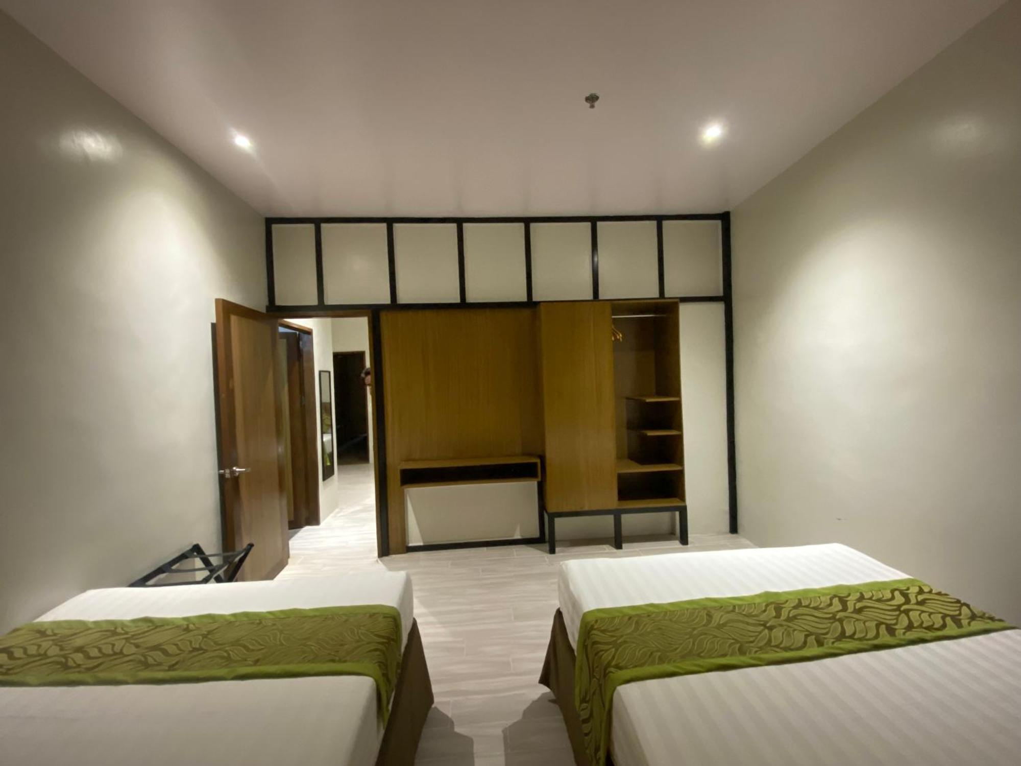 Maxi Hotel And Event Center Tagbilaran-stad Buitenkant foto