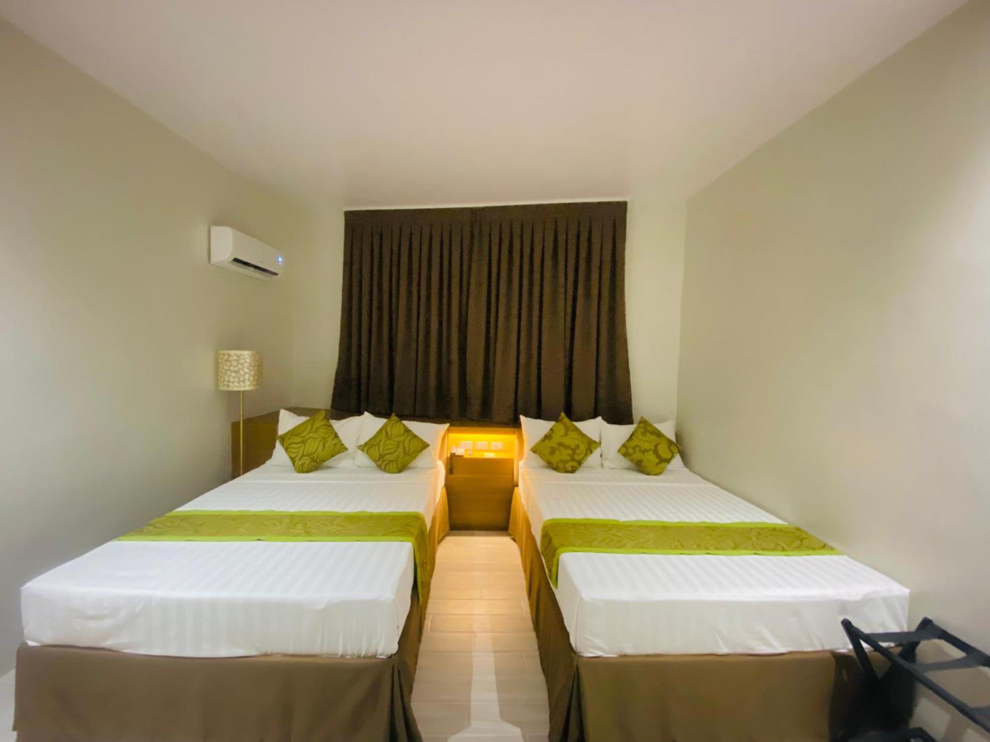 Maxi Hotel And Event Center Tagbilaran-stad Buitenkant foto
