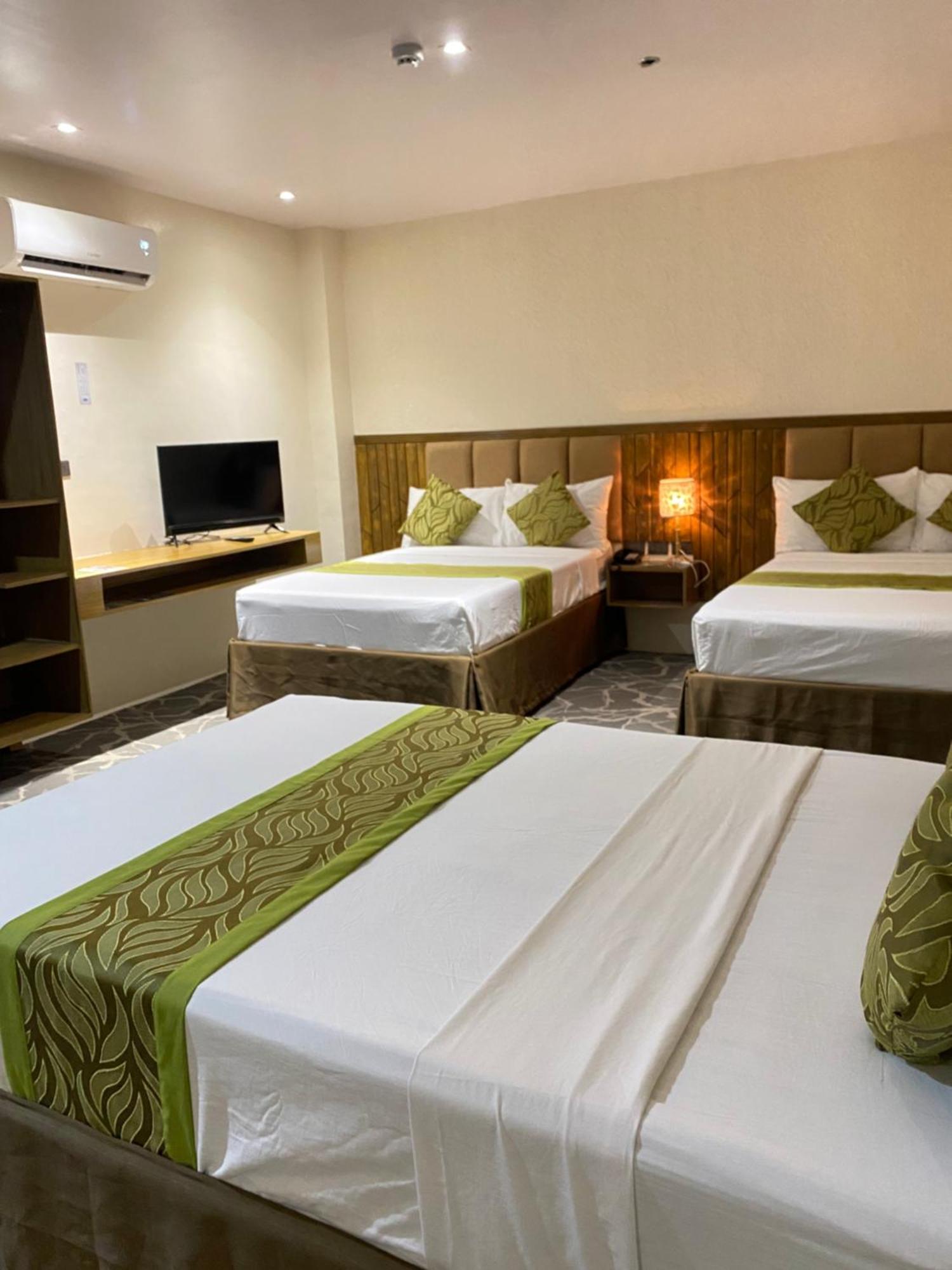 Maxi Hotel And Event Center Tagbilaran-stad Buitenkant foto